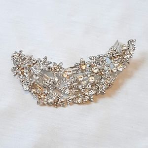 4️⃣/$2️⃣9️⃣ Silver crystal hair clip